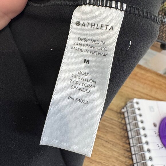 ATHLETA salutation stash pocket II 7" shorts in black size M - Picture 7 of 7